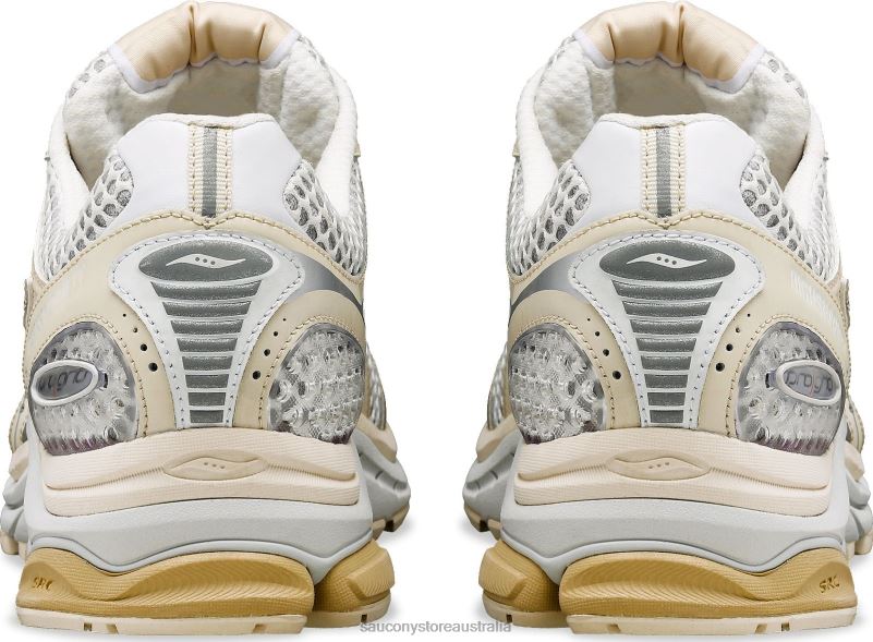 Saucony X Men Highsnobiety ProGrid Triumph 4 8460X289 Cream White